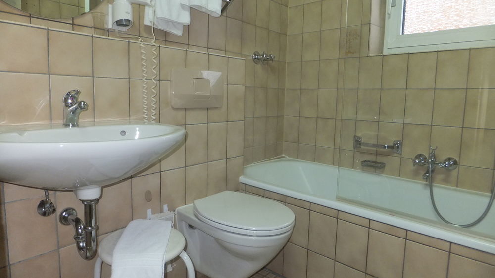 Hotel Restaurant Ruppert Walluf Екстериор снимка